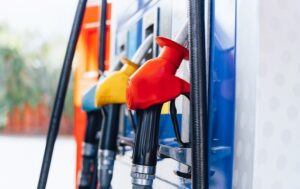 У РФ влада звинуватила спекулянтів у дефіциті палива та зростанні цін