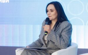 Удари РФ по українській культурі: уряд посилює створення фондосховищ