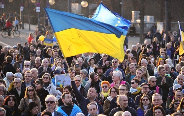 Українці виступають за усунення росмови з офіційної сфери – опитування