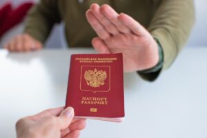 ЄС на 20% скоротив видачу мультивіз росіянам