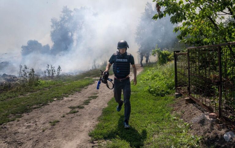 Зеленський привітав журналістів з професійним святом