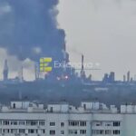 Атака дронів. Горить найбільший НПЗ в Росії