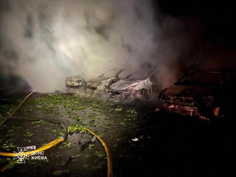 Атака РФ на Київ: рятувальники показали наслідки