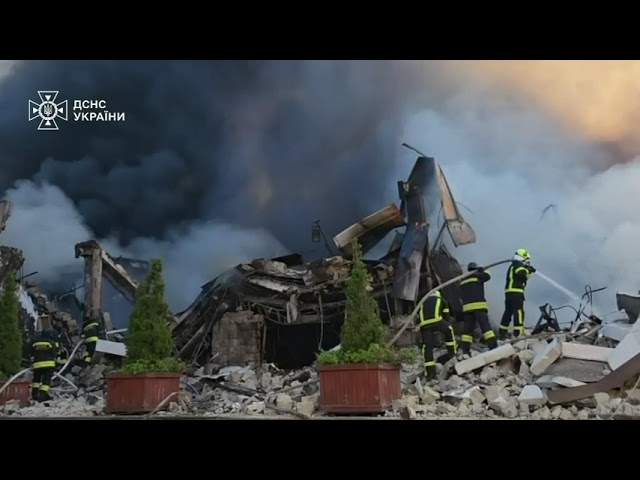 У Києві триває ліквідація наслідків російського удару в ніч на 2 липня