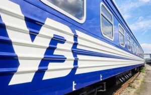 Десятки поїздів УЗ затримуються “на години”