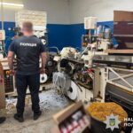 До 130 тисяч пачок на добу: ліквідовані дві підпільні тютюнові фабрики
