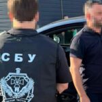 Двох посадовців митної служби викрили на корупційних схемах