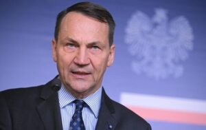 Конфлікті між Польщею та Україною: Сікорський зробив заяву