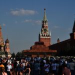 Кремль закриває школи заради верстатів і гармат – розвідка