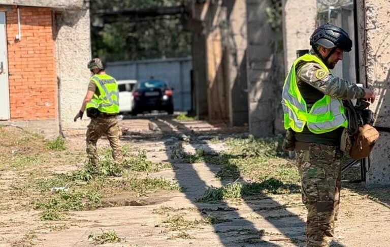 Після обстрілу Києва на Оболоні виявили касетні боєприпаси