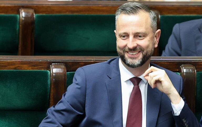 Польща домагається розміщення центру управління паливопроводами НАТО