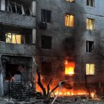 РФ вдарила по багатоповерхівці у Сумах: постраждали діти