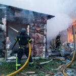 РФ вдарила по Харкову і Слатиному: є жертва і поранені