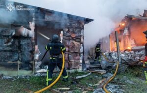 РФ вдарила по Харкову і Слатиному: є жертва і поранені