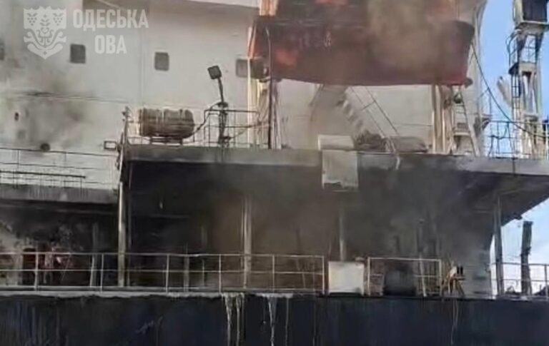 Росія вдарила по судну на Одещині: є загиблі