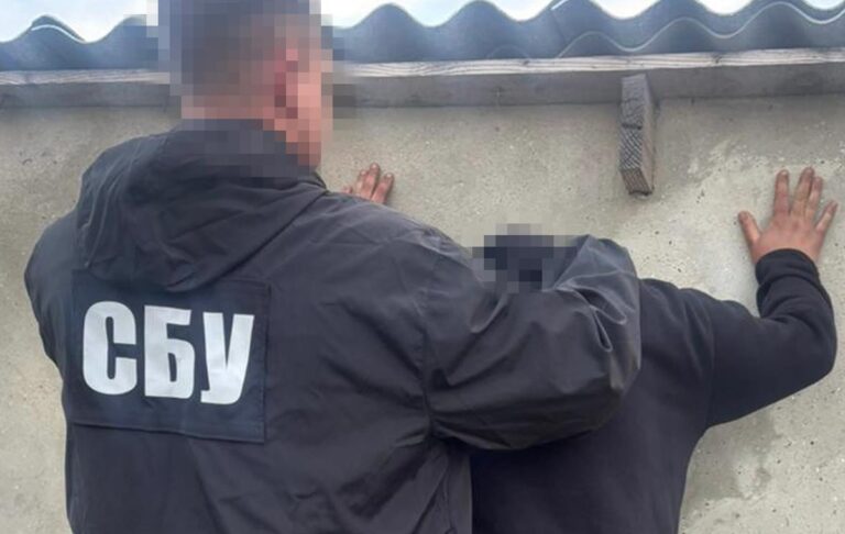 Росія видає своїх агентів за працівників СБУ: як діє шахрайська схема