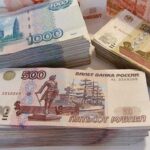 Росіяни стали активніше виводити готівку з банків