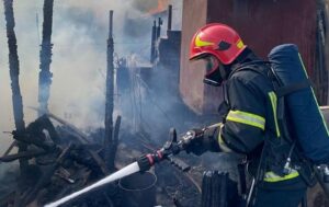 Росіяни з артилерії обстріляли село на Херсонщині: загинула жінка