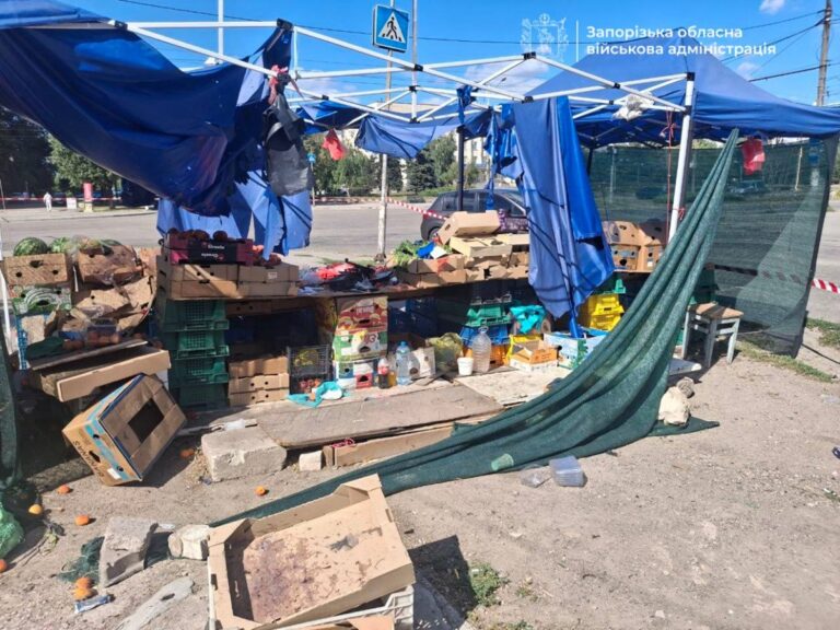 Російський дрон вдарив по овочевому кіоску в Запоріжжі: троє поранених