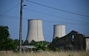 У Франції терміново зупинили три ядерні реактори