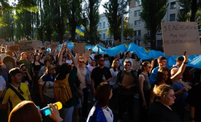 У Києві активісти влаштували ходу за реформи в оборонному секторі