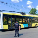 У Львові на проїжджій частині виявили гранату