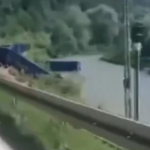 У Польщі поїзд зійшов з рейок: вагони впали в річку
