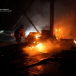 У Запоріжжі після атаки палає підприємство
