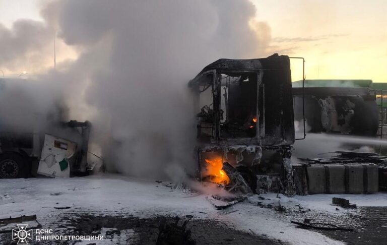 Удари по АЗС на Дніпропетровщині: з’явилися фото наслідків