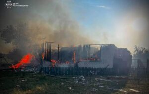 Удари по Чернігівщині: є постраждалі, зруйновано будинки та ферму