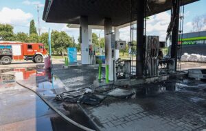 Удари РФ: на трасі від Харкова до Полтави немає жодної вцілілої АЗС