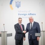 України і Туреччина обговорили шляхи відновлення свободи судноплавства
