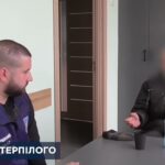 Вручено підозри двом російським воякам: утримували цивільного у погребі, поки його матір помирала