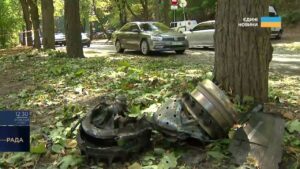 Робота ППО у столиці: уламки дрона біля стадіону Динамо