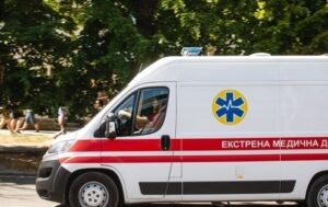 Дрон поцілив по лікарні в Херсоні: постраждали медпрацівниці