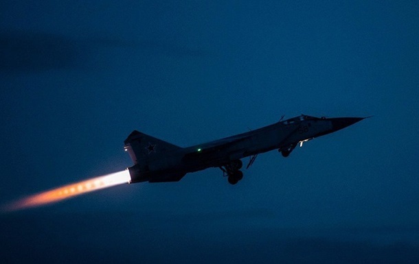 Дрони атакували російський аеродром із МіГ-31К