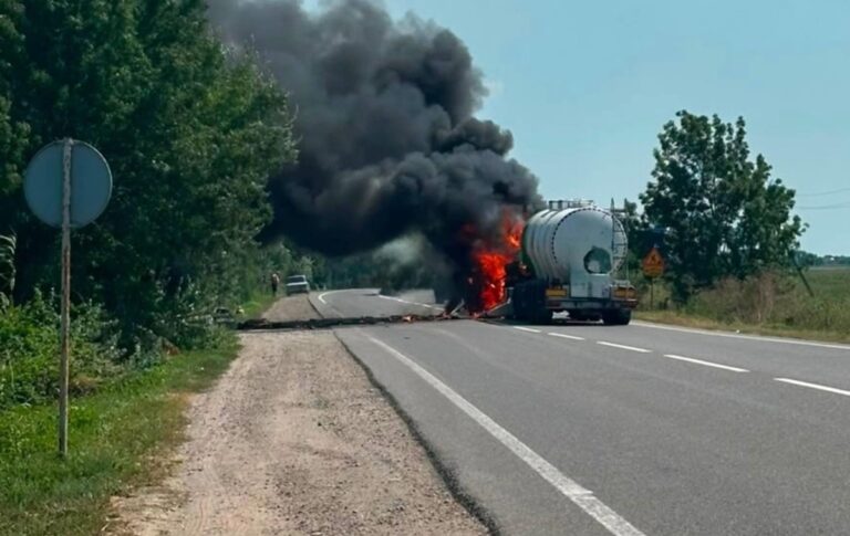 Росіяни вбили двох людей у вантажівці на Одещині