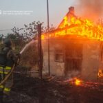 Росіяни вдарили по Дніпру та Нікопольському району, є пошкодження