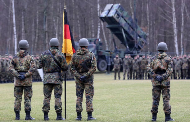 У ФРН над об’єктом із системами Patriot помітили шість невідомих дронів