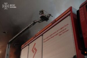 У Києві через атаку РФ постраждали двоє людей