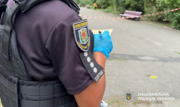 У Лубнах чоловік відкрив стрілянину по поліцейських, є поранений