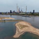 У Німеччині через спеку Рейн обмілів до нових мінімумів