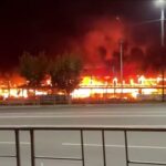 У Єнакієвому після атаки палав ТЦ – соцмережі