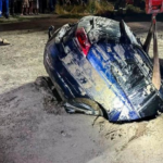 В Одесі автомобіль під час руху провалився під землю