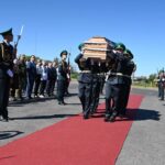 В Україні з почестями зустріли труну Коновальця