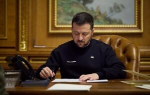 Зеленський звільнив послів у чотирьох країнах